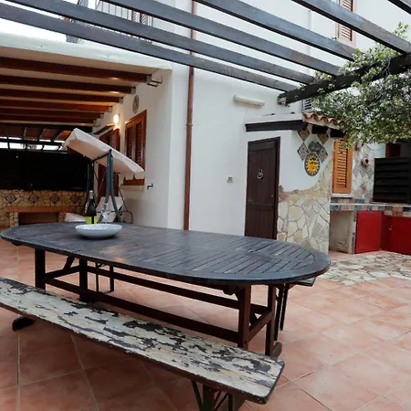 Rosa Di Makari Holiday home